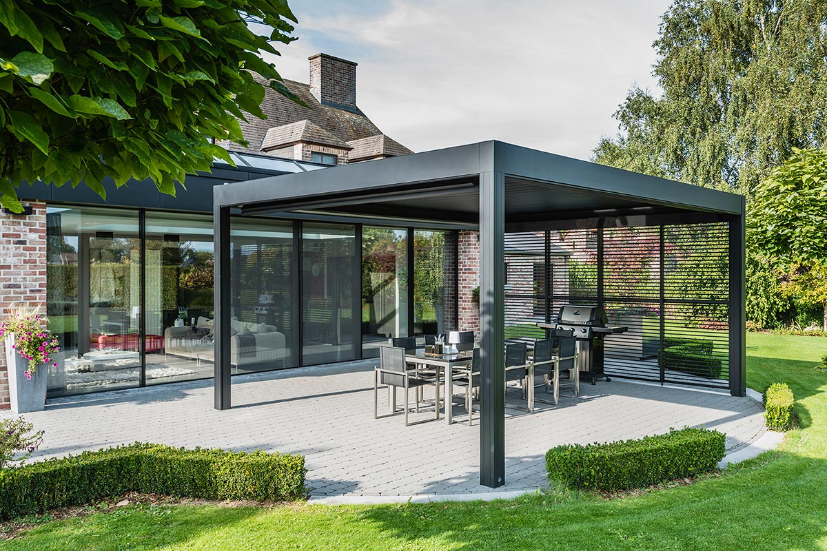 Aluminum Louvered Pergola on backyard patio